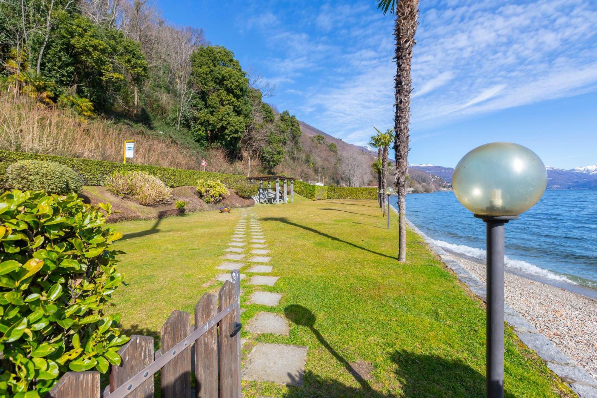 Blu Lake Apartment On Ghiffa Beach - Happy Rentals 외부 사진