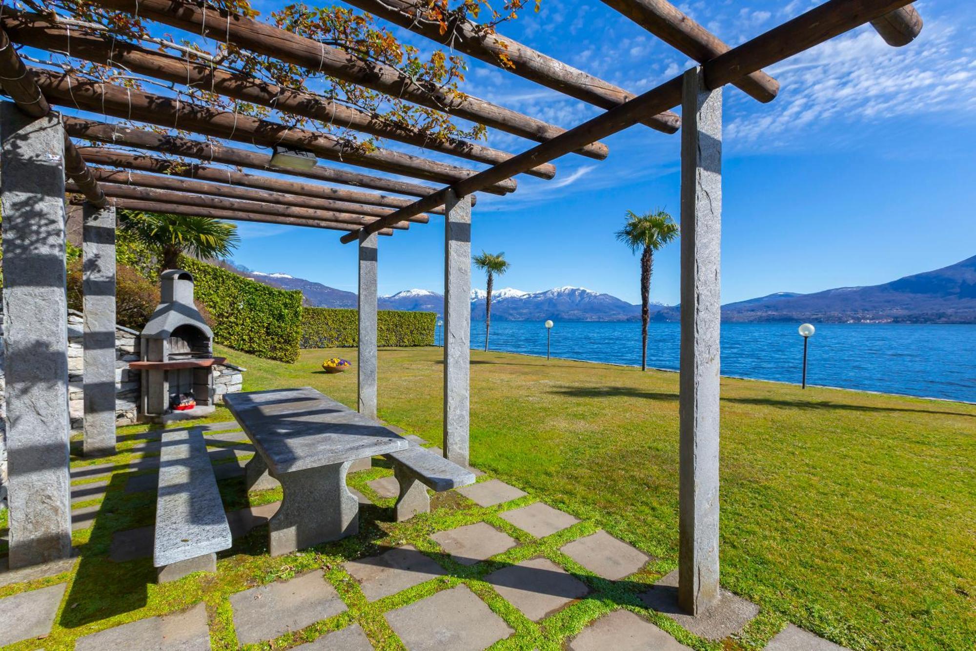 Blu Lake Apartment On Ghiffa Beach - Happy Rentals 외부 사진